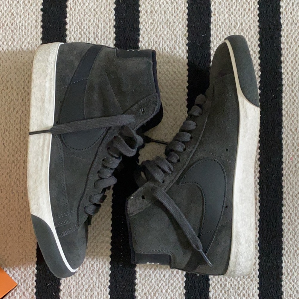 Nike Women’s Blazer Mid Vintage Suede